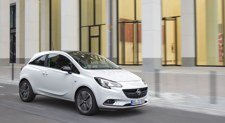 Comment changer les ampoules d'une Opel Corsa ?